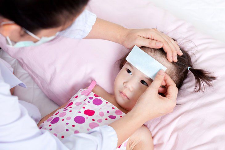 7 ĐIỀU CHA MẸ CẦN BIẾT VỀ SỐT CAO CO GIẬT Ở TRẺ EM
