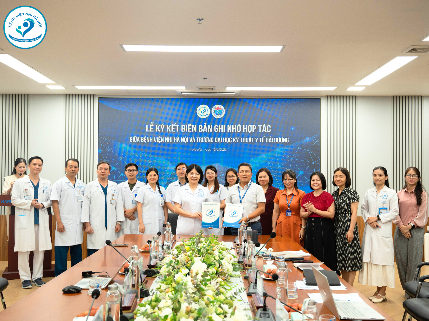 BỆNH VIỆN NHI HÀ NỘI ĐÓN TIẾP VÀ LÀM VIỆC VỚI TRƯỜNG ĐẠI HỌC KỸ THUẬT Y TẾ HẢI DƯƠNG