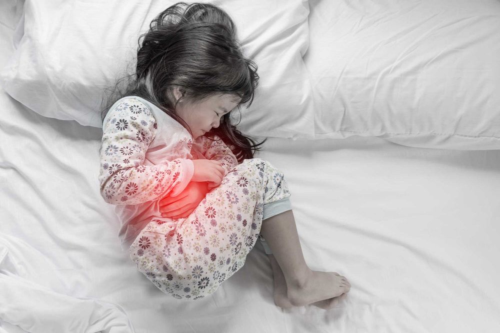 8 ĐIỀU CẦN BIẾT VỀ NGỘ ĐỘC THUỐC VÀ HÓA CHẤT Ở TRẺ EM: DẤU HIỆU, XỬ TRÍ VÀ PHÒNG NGỪA