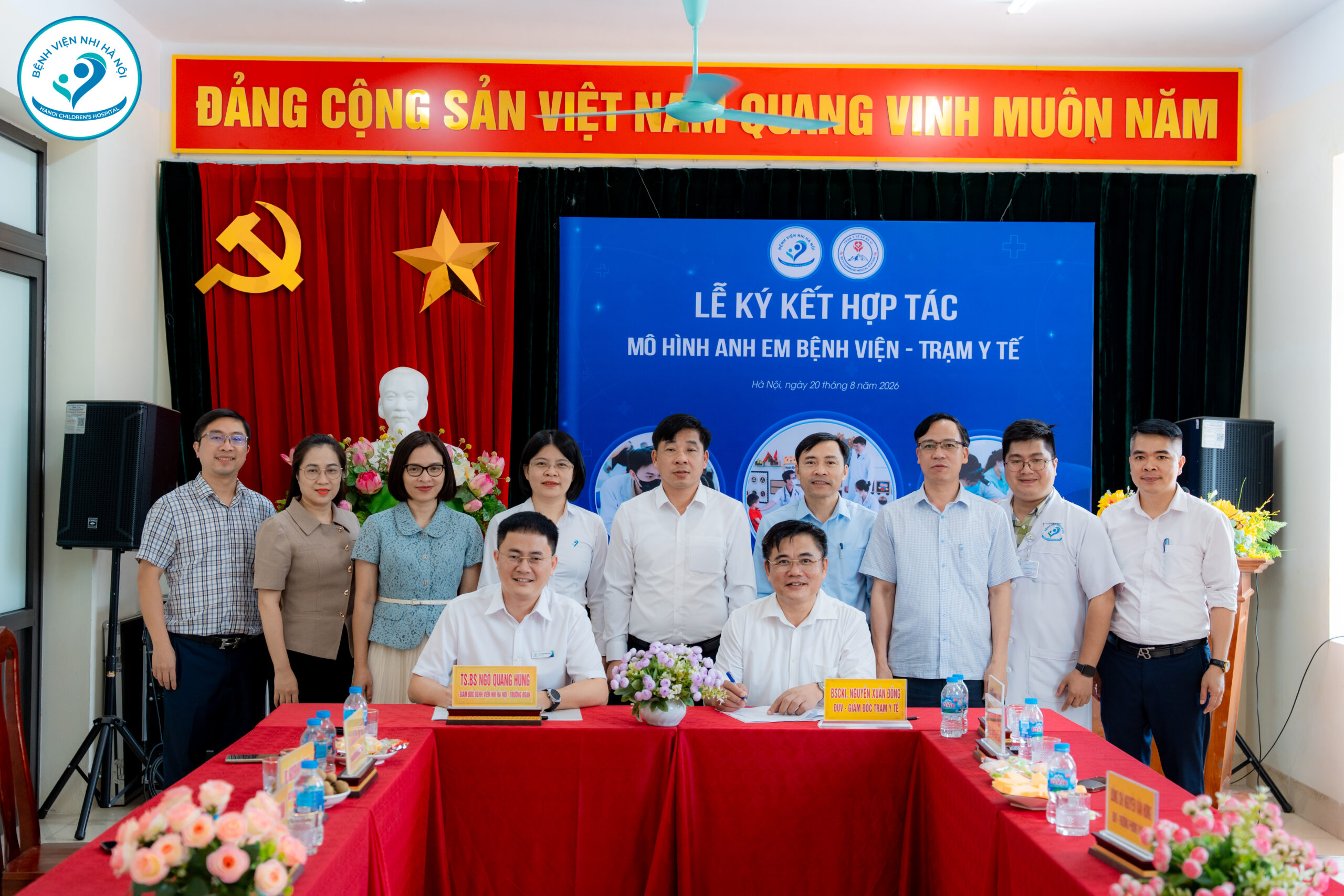 BỆNH VIỆN NHI HÀ NỘI KHÁM SỨC KHỎE CHO KHOẢNG 1000 TRẺ EM TẠI XÃ BA VÌ, KÝ KẾT THỎA THUẬN HỢP TÁC MÔ HÌNH “ANH EM” BỆNH VIỆN – TRẠM Y TẾ