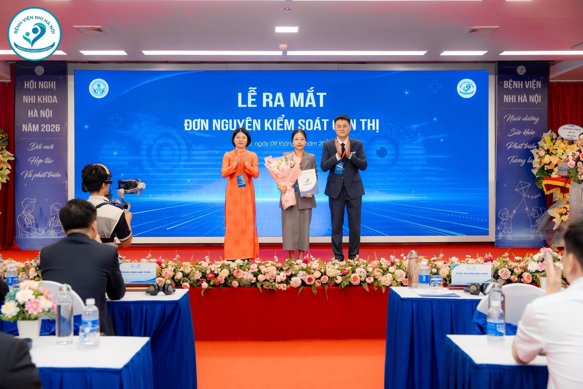 Đơn nguyên Kiểm soát cận thị.